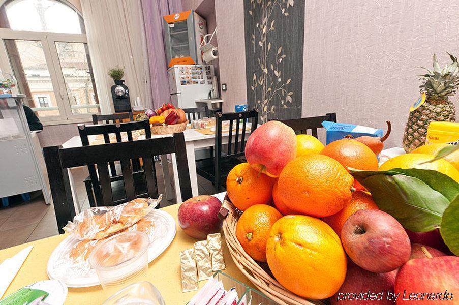 Cesar Palace Guesthouse Рим Ресторан фото